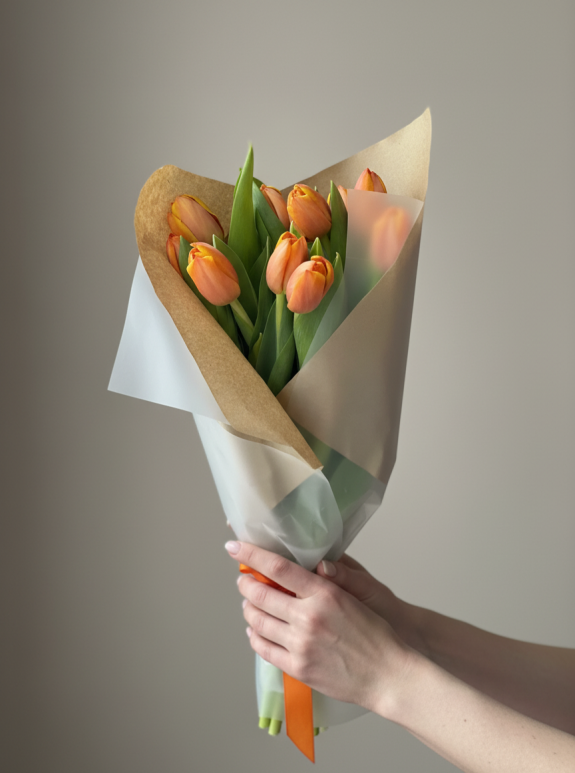 Turunçu Lale Buketi